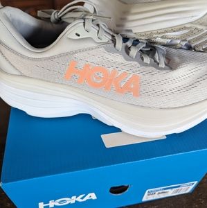 Women's Hoka Bondi 8 size 9